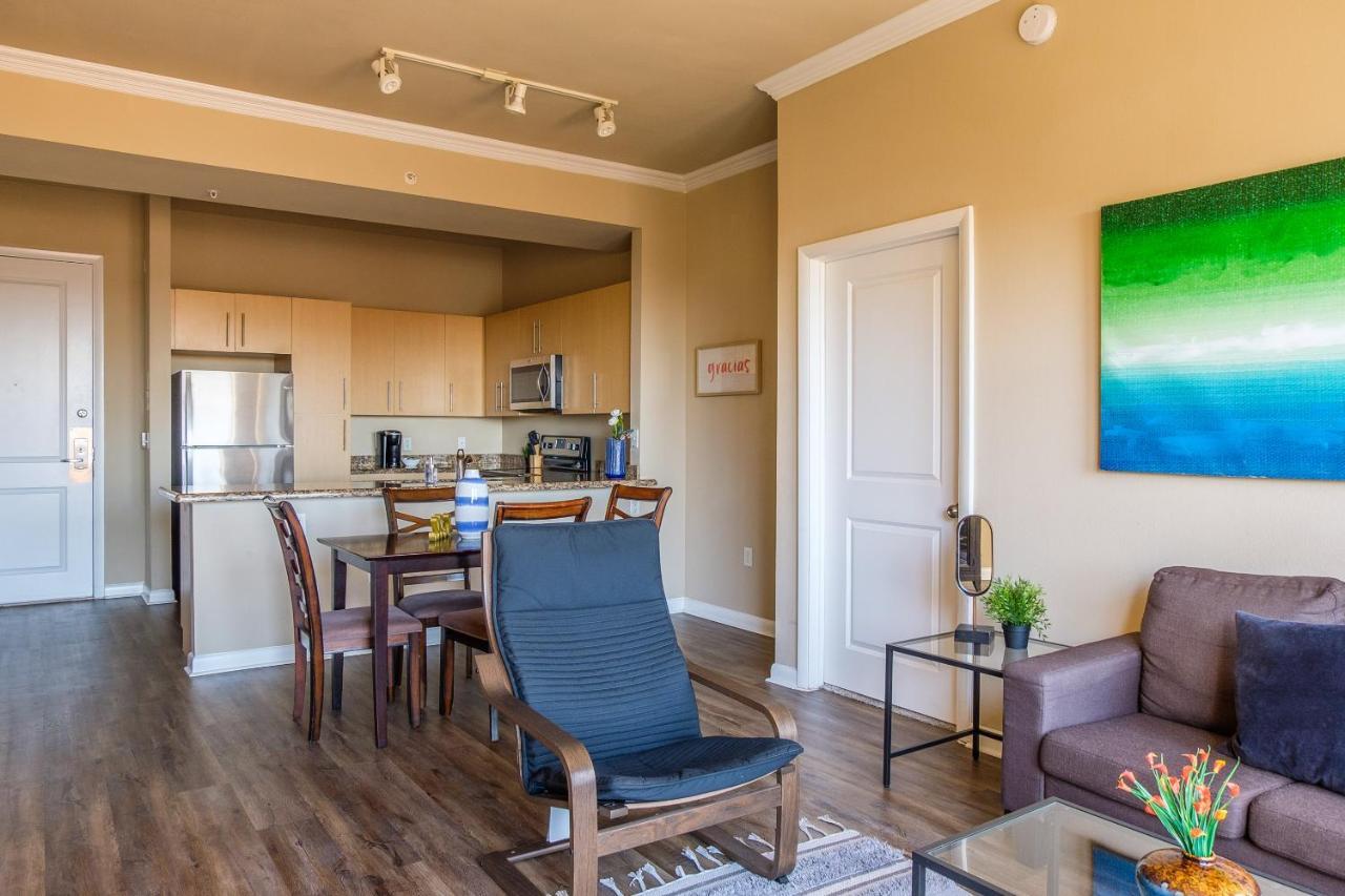Frontdesk Oakwood Residence Apts Uptown Dallas Esterno foto