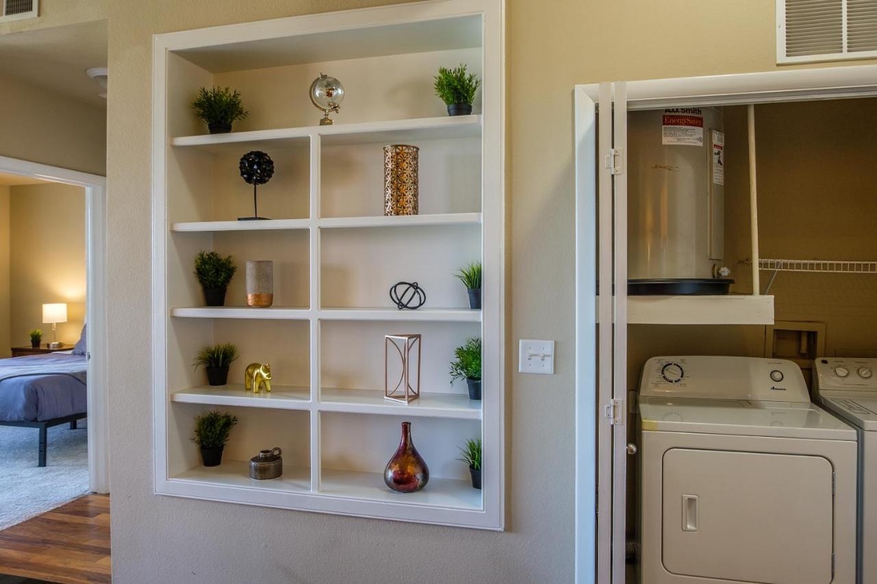 Frontdesk Oakwood Residence Apts Uptown Dallas Esterno foto