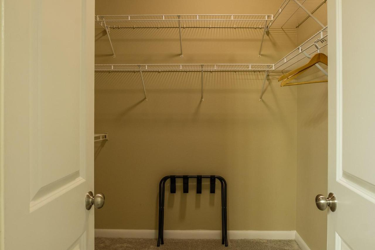 Frontdesk Oakwood Residence Apts Uptown Dallas Esterno foto