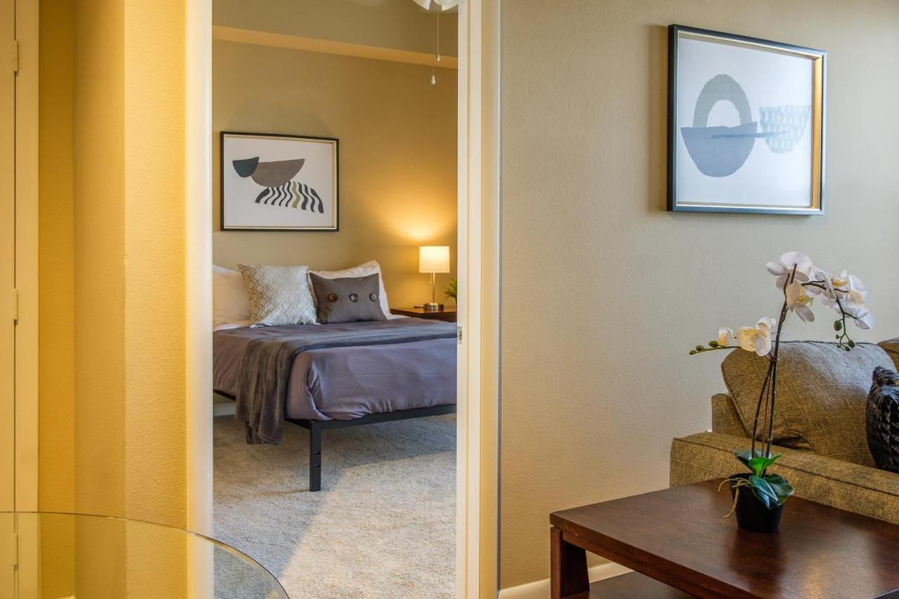 Frontdesk Oakwood Residence Apts Uptown Dallas Esterno foto