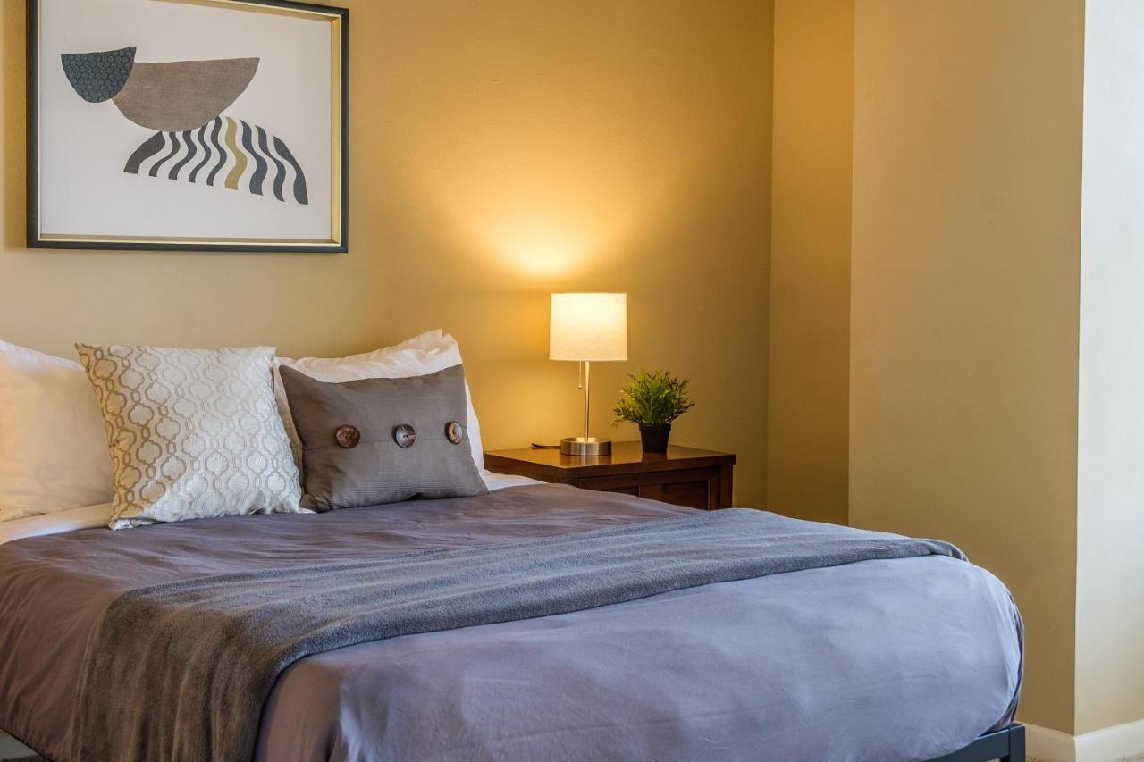 Frontdesk Oakwood Residence Apts Uptown Dallas Esterno foto