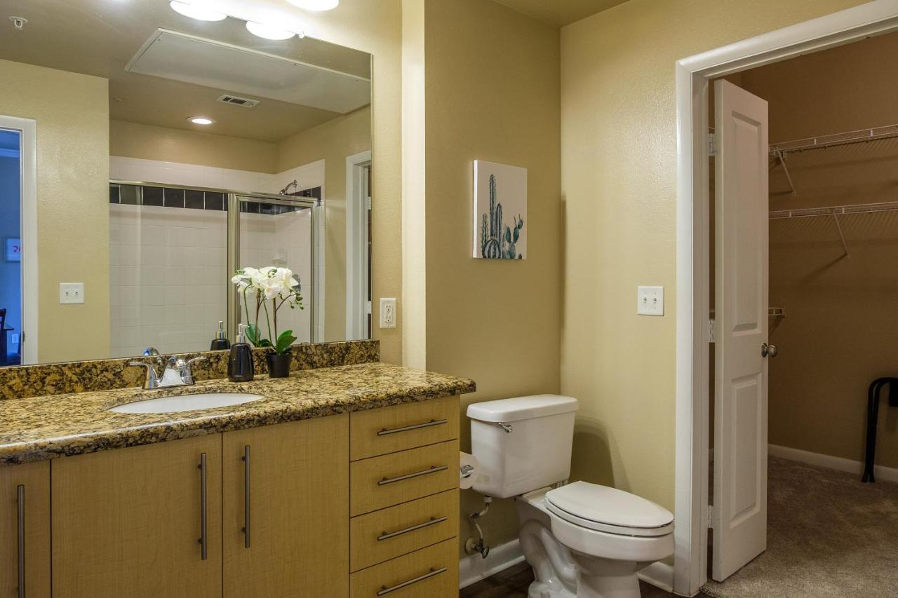 Frontdesk Oakwood Residence Apts Uptown Dallas Esterno foto