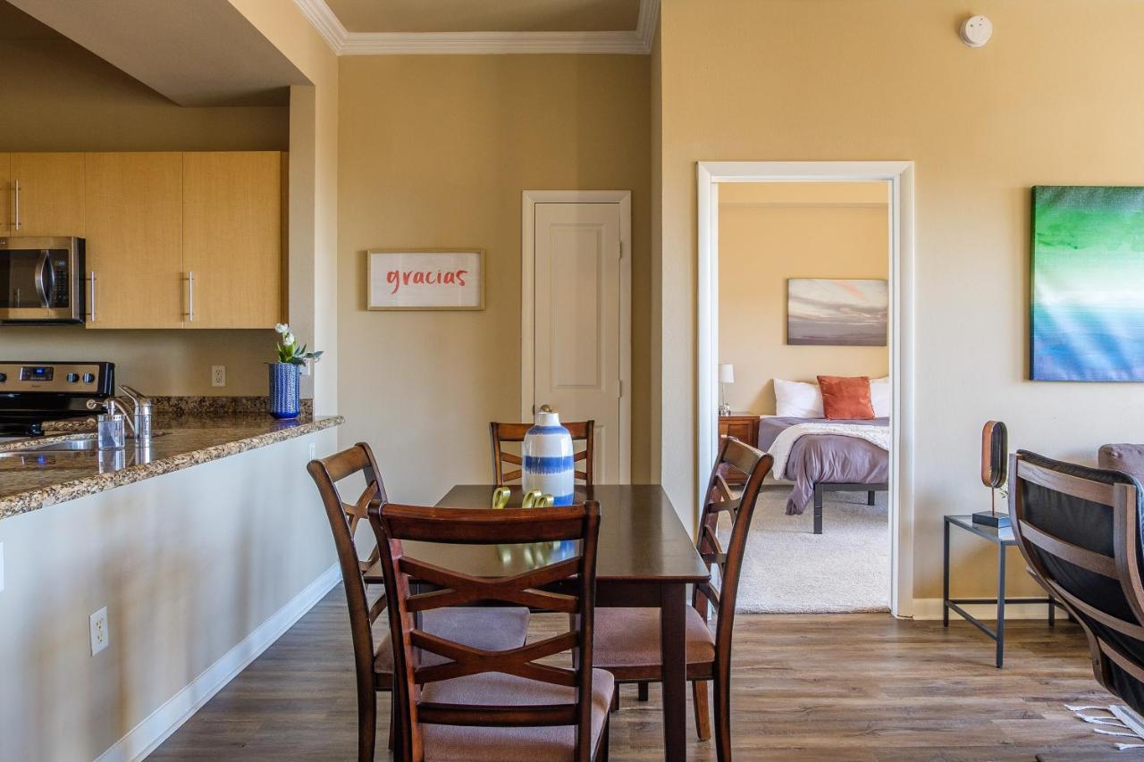 Frontdesk Oakwood Residence Apts Uptown Dallas Esterno foto